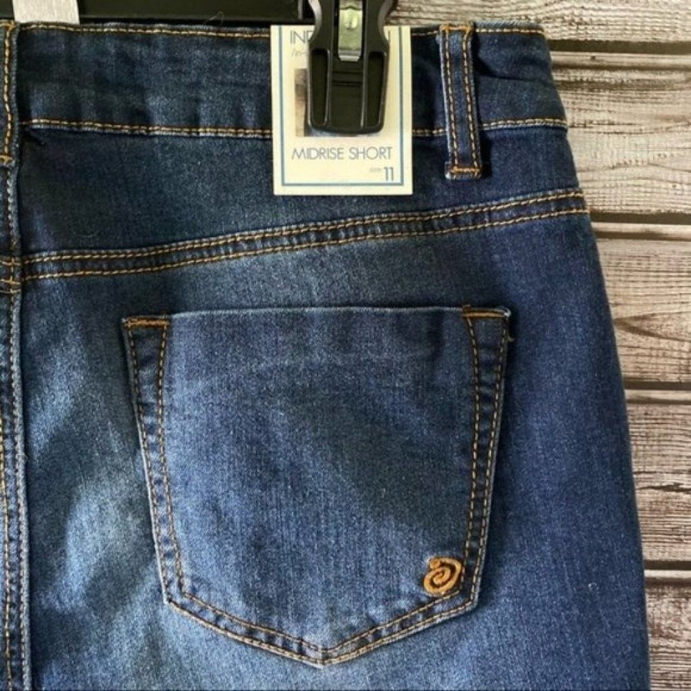 NWT Indigo Rein Mid-Rise Jean Shorts Size 11 - Picture 5 of 8